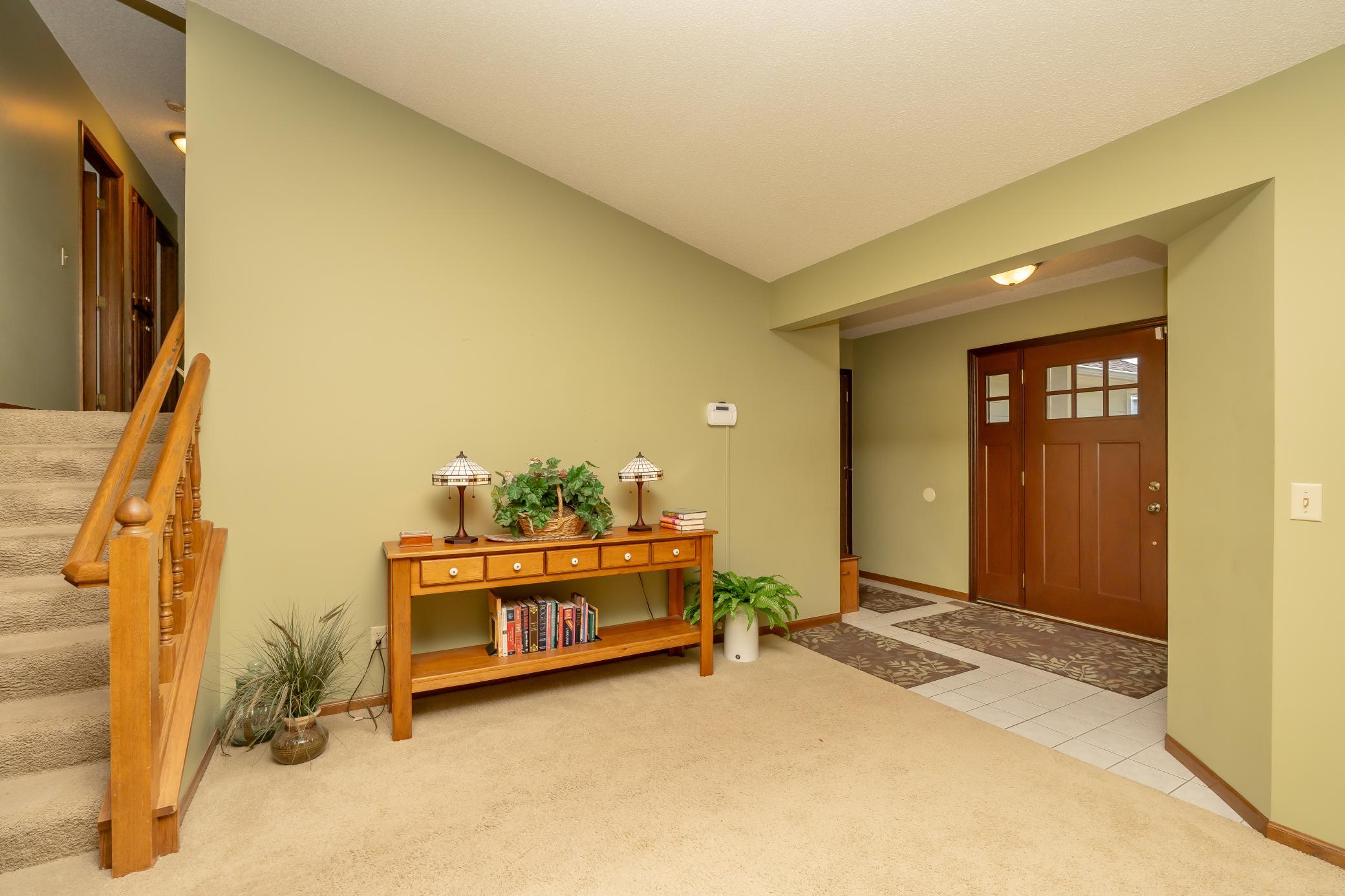 1209 Sunflower Circle Shakopee, MN 55379 - Photo 7 of 48