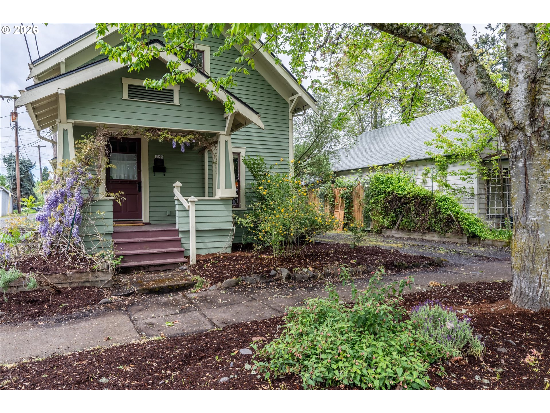 428 5th Street Springfield, OR 97477 - Photo 1 of 47 Gallery Image 1