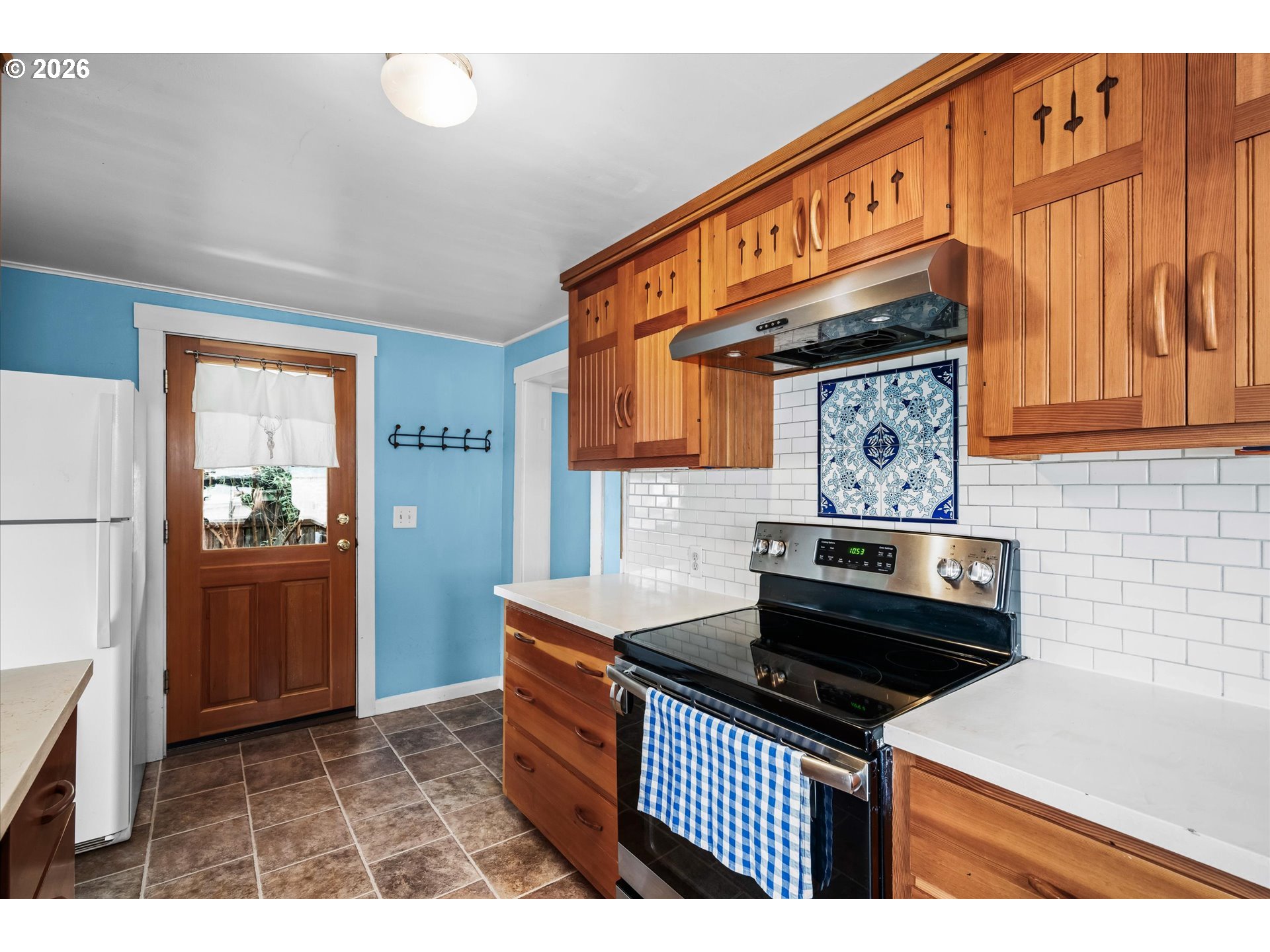 428 5th Street Springfield, OR 97477 - Photo 18 of 47 Kitchen