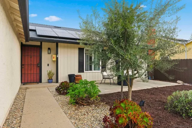 $1,075,000 | 14015 Olive Meadows Place, Poway, CA 92064