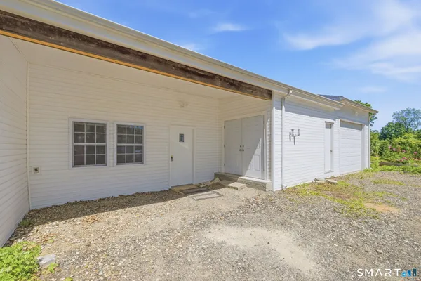 $2,200 | 85 Hicock Drive, Unit D, Southbury, CT 06488