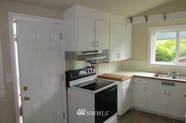 7302 Riverside Road East Sumner, WA 98390 - Photo 4 of 12