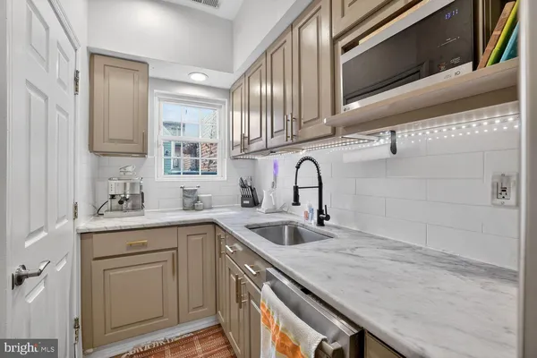 $799,900 | 214 N Street Northwest, Washington, DC 20001