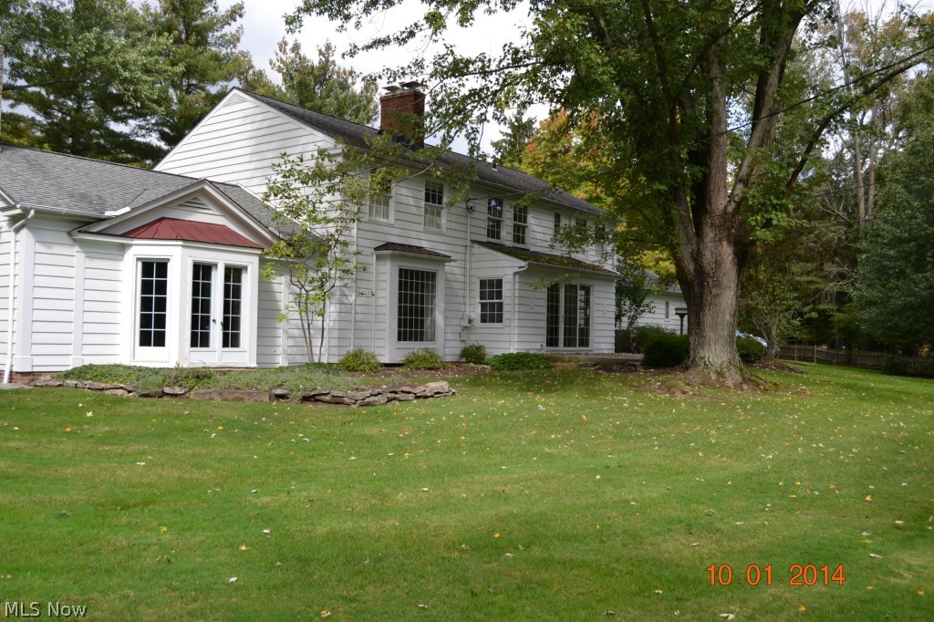 31410 South Woodland Road Cleveland, OH 44124 - Photo 3 of 17