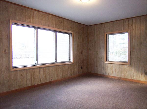 40 Donbray Road Springfield, MA 01119 - Photo 13 of 15 an empty room with a window