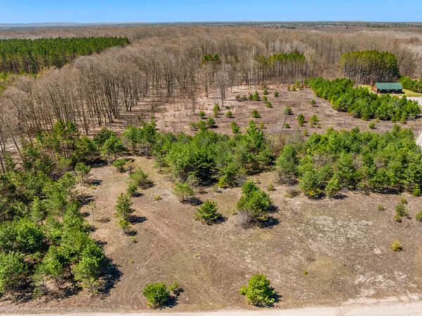 $595,000 | 3470 Autumn Mist Lane, Thompsonville, MI 49683
