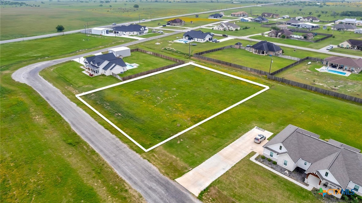 157 Monte Vista Street Victoria, TX 77905 - Photo 2 of 10 a view of a tennis court