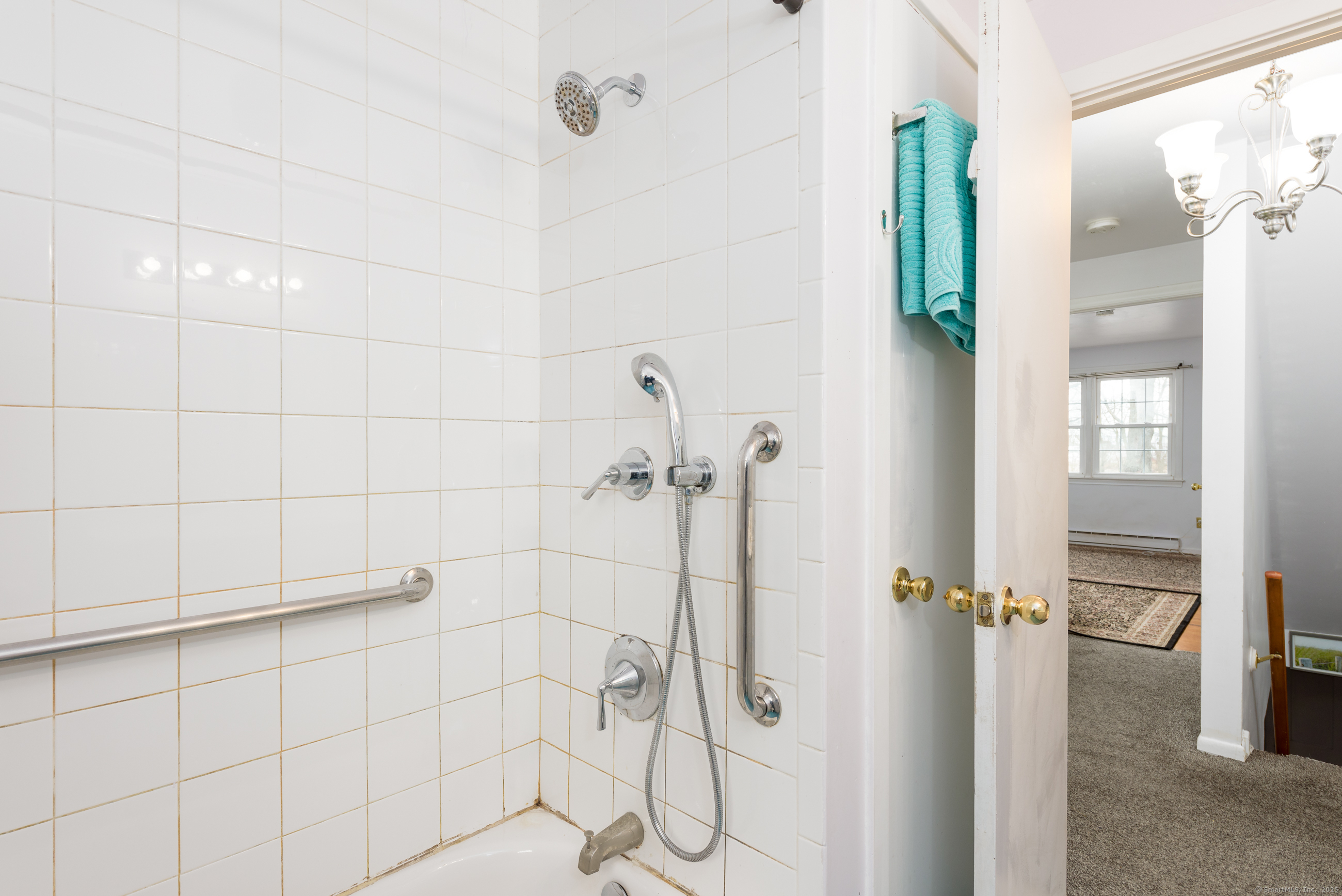 280 East Main Street, Unit E6 Clinton, CT 06413 - Photo 27 of 33 a bathroom with a shower
