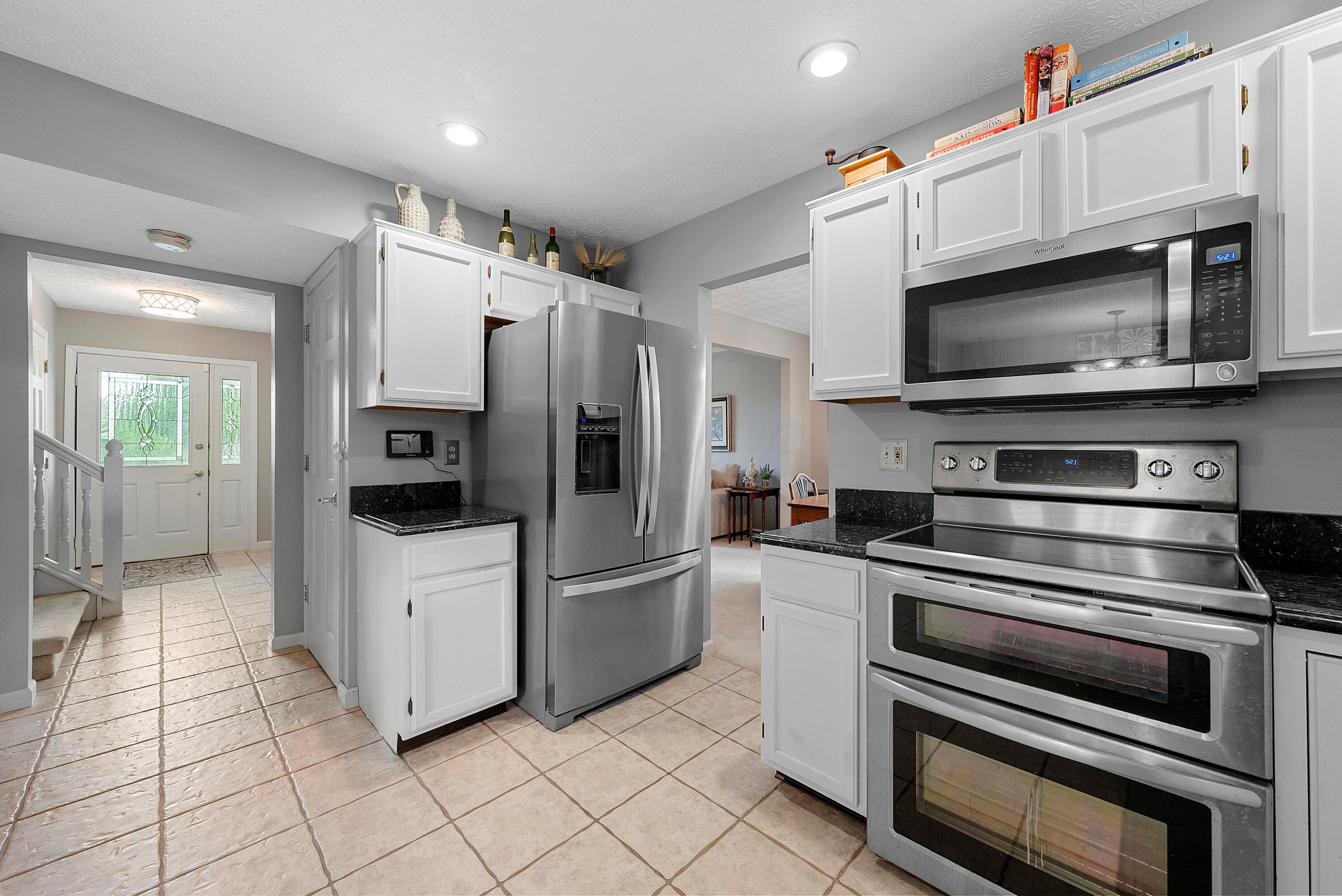1095 Rousseau Lane Galloway, OH 43119 - Photo 11 of 39 DSC01303