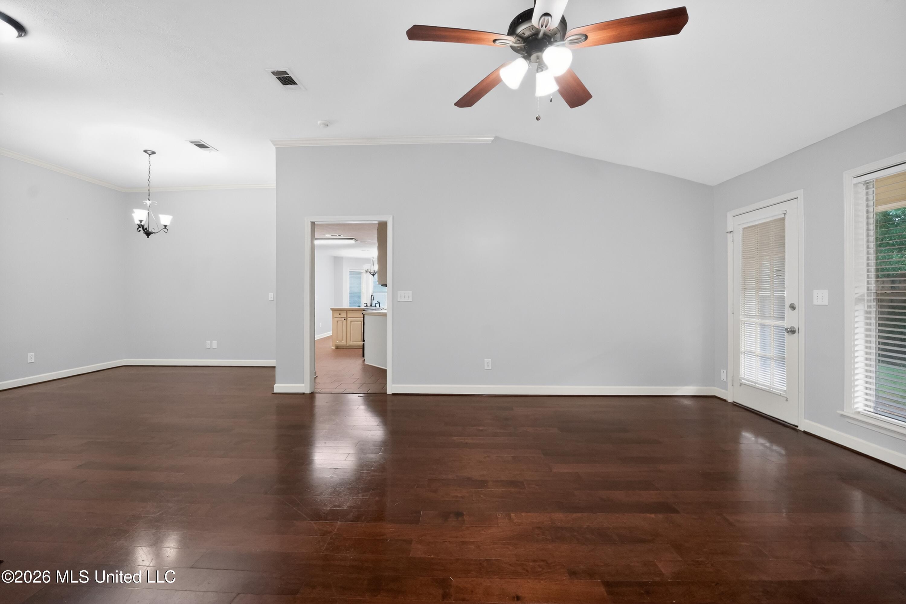 114 Spring Valley Drive Brandon, MS 39047 - Photo 9 of 30 09_114_Spring_Valley_Dr-Living_room-6947