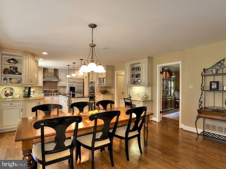 595 Sentinel Road Moorestown, NJ 08057 - Photo 10 of 25 Kitchen