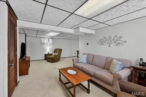 $179,000 | 10027 Lackland Road, St. Louis, MO 63114