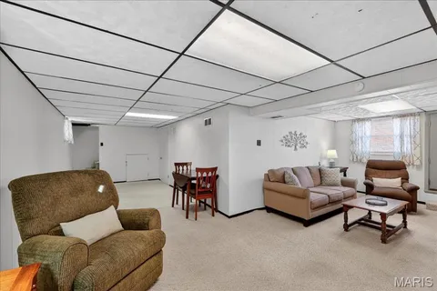 $179,000 | 10027 Lackland Road, St. Louis, MO 63114