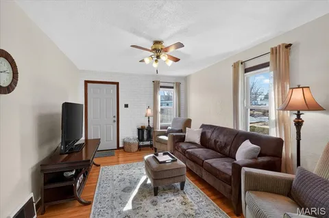 $179,000 | 10027 Lackland Road, St. Louis, MO 63114