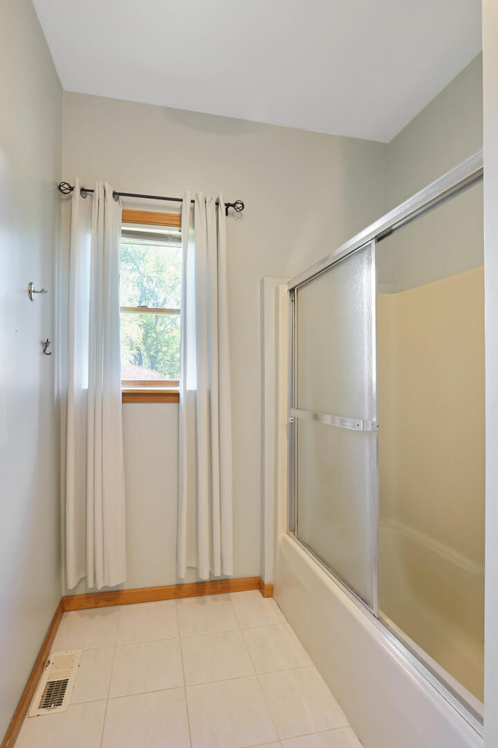 408 South Spring Lake Road Mahomet, IL 61853 - Photo 35 of 64