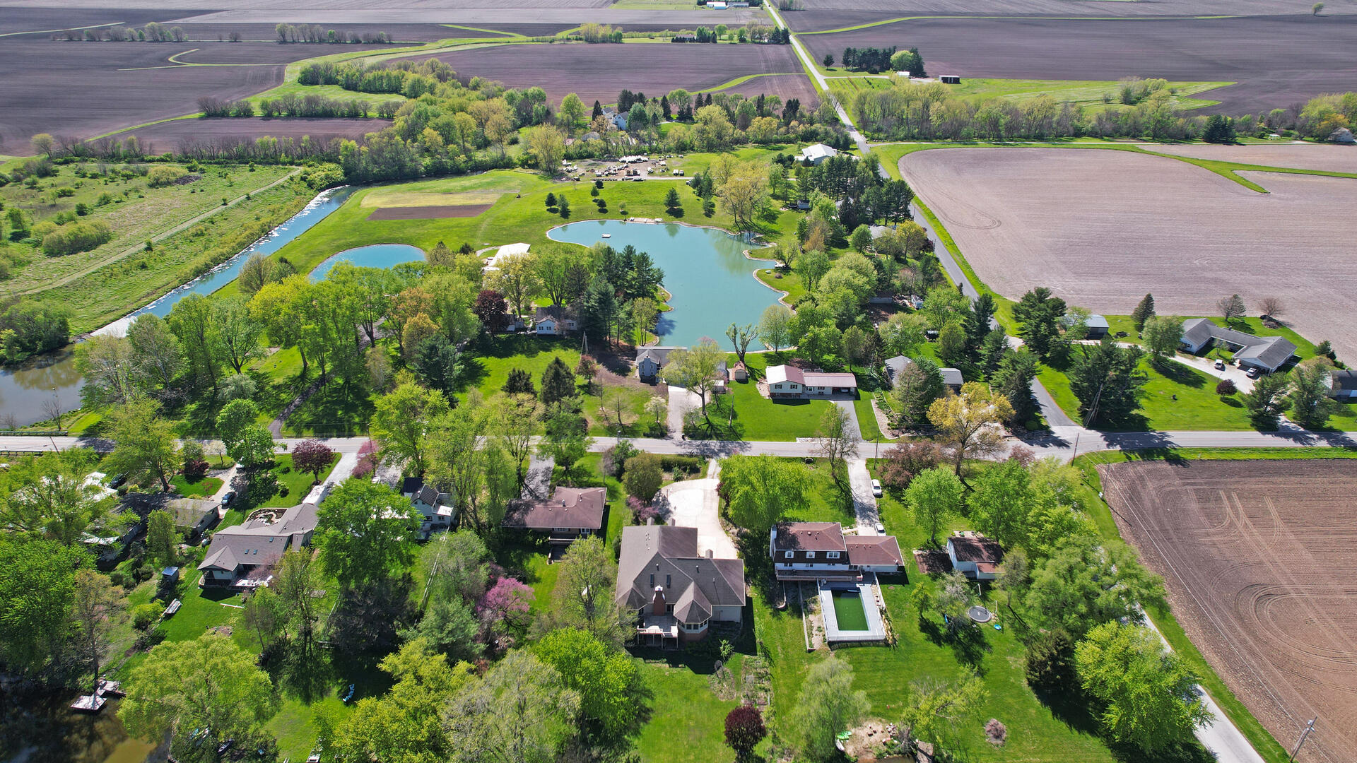 408 South Spring Lake Road Mahomet, IL 61853 - Photo 55 of 64