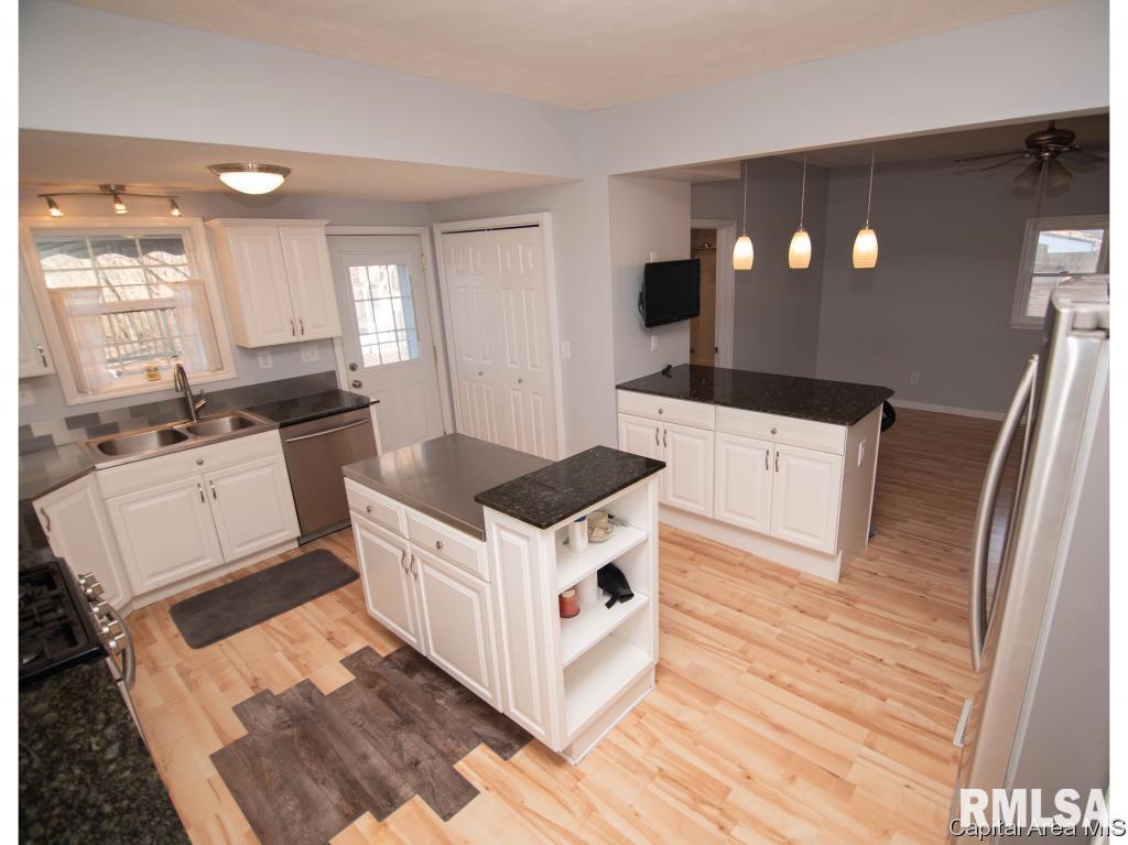 3213 East Elm Street Springfield, IL 62702 - Photo 14 of 27 Gallery Image 14