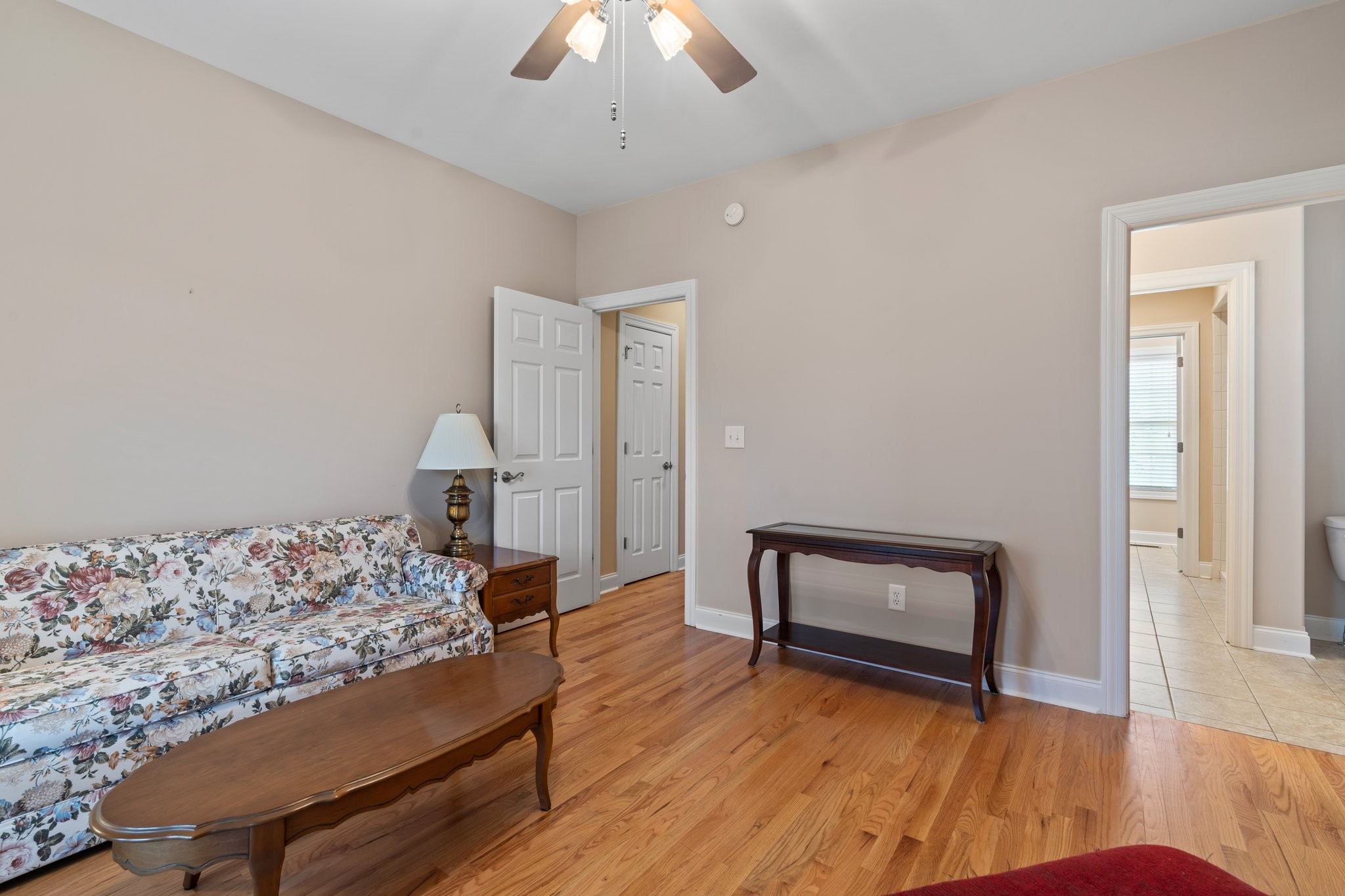 545 Pickney Road Winchester, TN 37398 - Photo 25 of 39 a living room with furniture and a wooden floor
