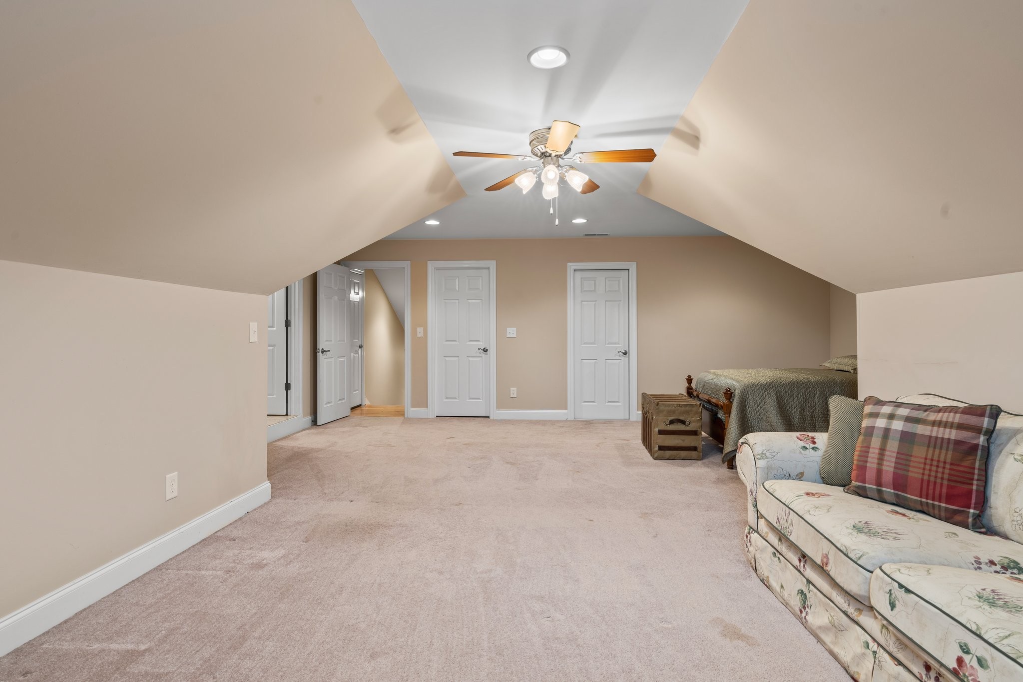 545 Pickney Road Winchester, TN 37398 - Photo 34 of 39 a view of a livingroom with furniture and ceiling fan