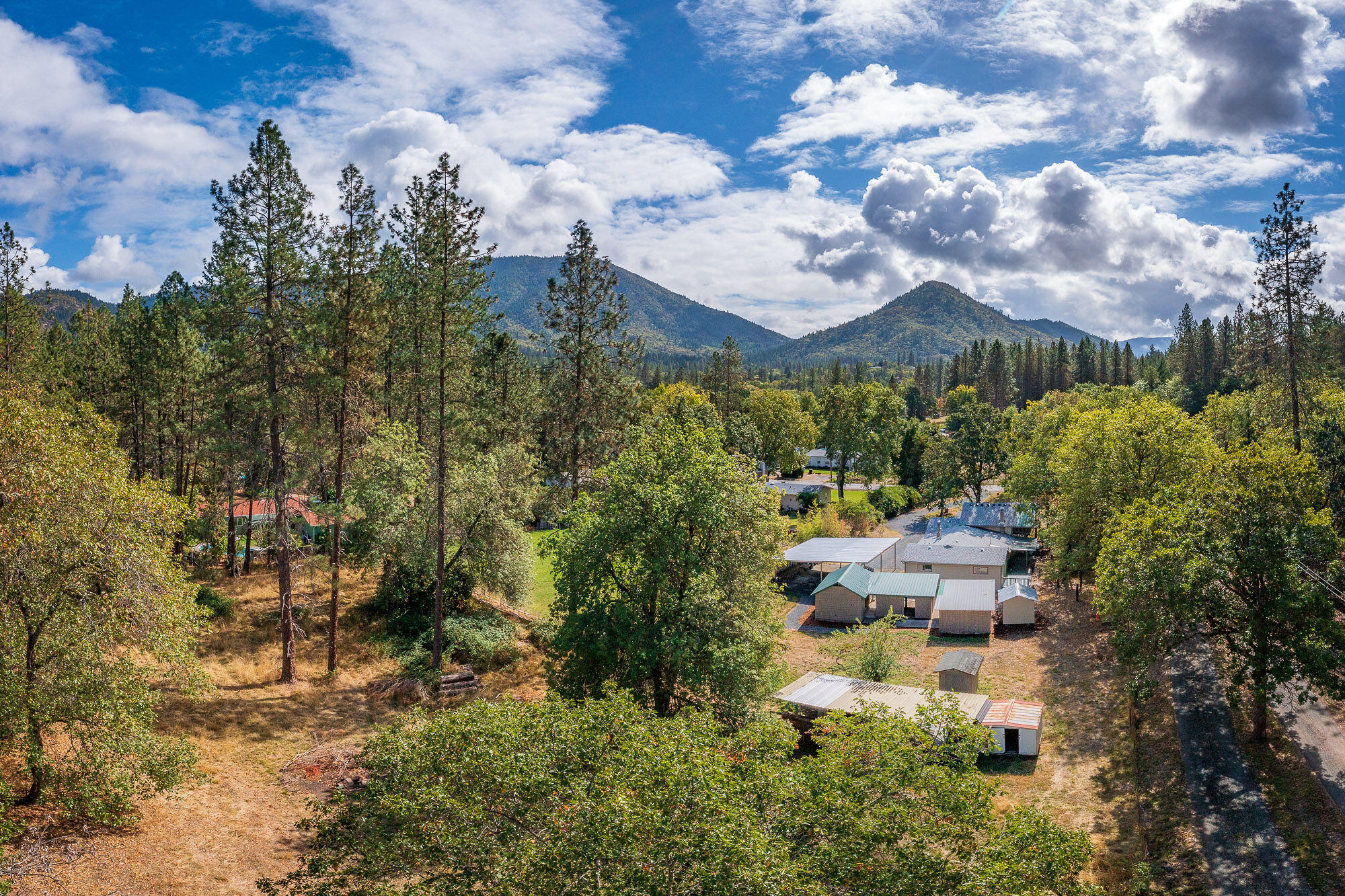 444WalkerRd-Aerialshots-001