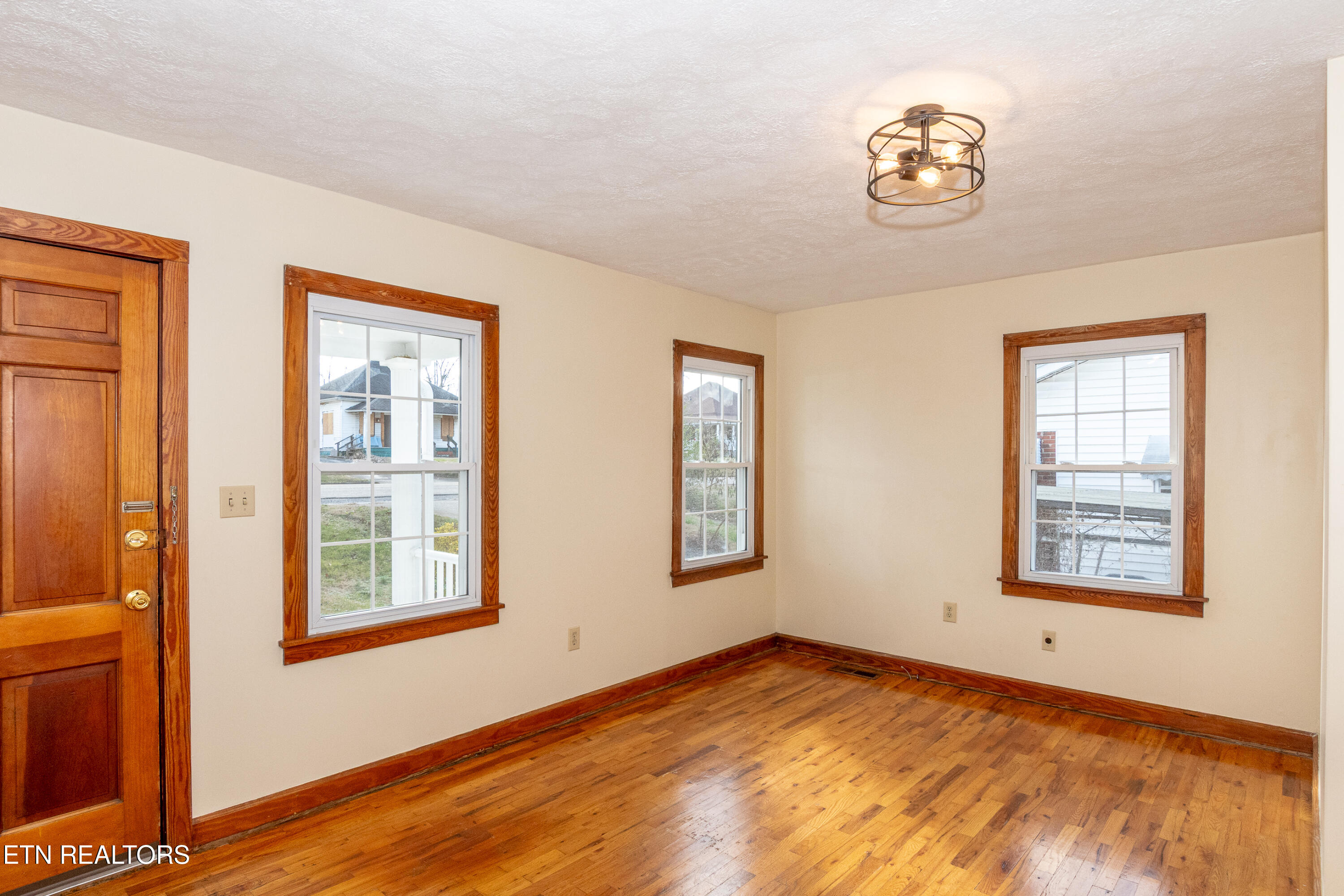 471 East Lincoln Road Alcoa, TN 37701 - Photo 7 of 47 DSC_4221