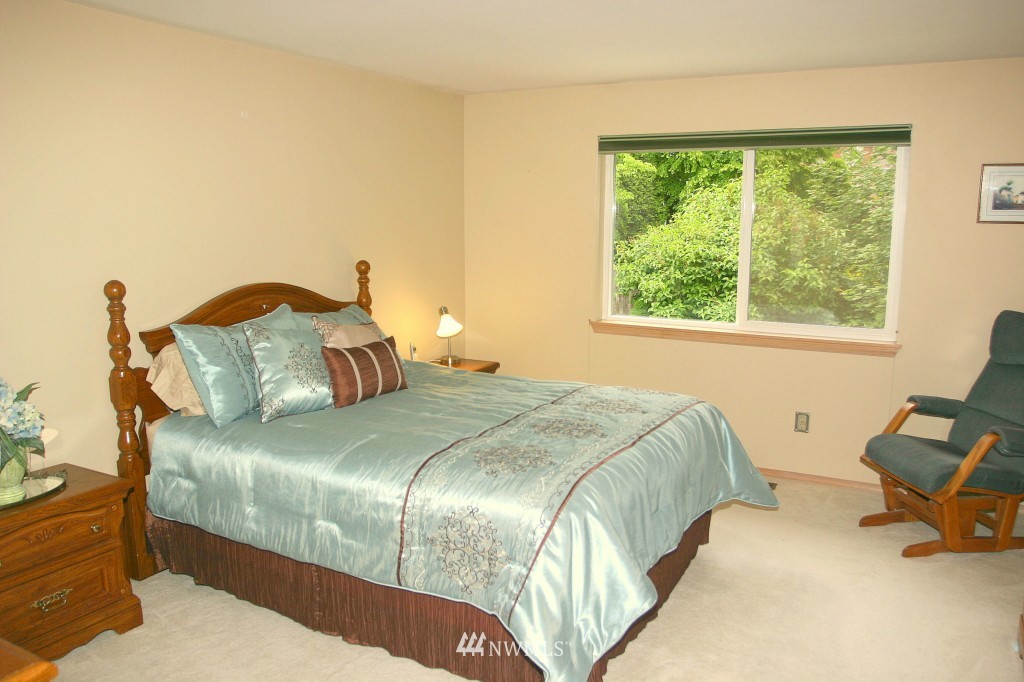 2024 239th Place Southeast Bothell, WA 98021 - Photo 6 of 10