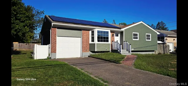 $695,000 | 125 Burlington Avenue, Deer Park, NY 11729