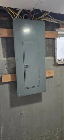 $695,000 | 125 Burlington Avenue, Deer Park, NY 11729