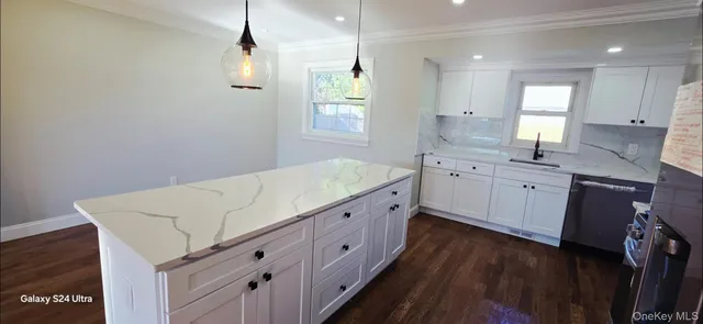 $695,000 | 125 Burlington Avenue, Deer Park, NY 11729