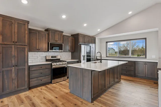 $550,000 | 21477 Cottonwood Street Northwest, Oak Grove, MN 55011