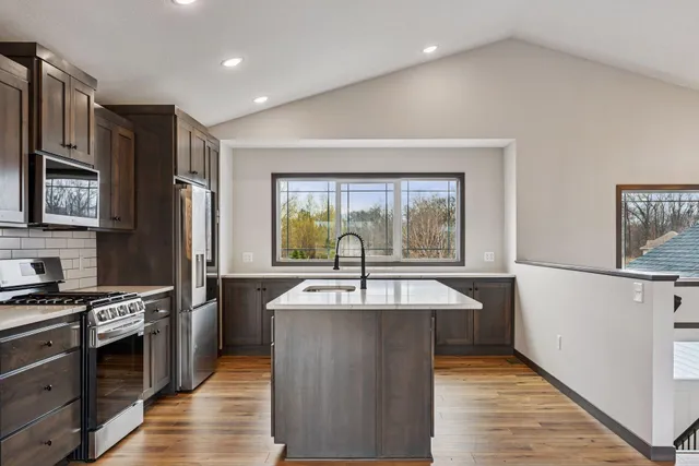 $550,000 | 21477 Cottonwood Street Northwest, Oak Grove, MN 55011