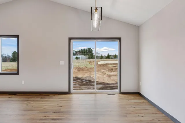 $550,000 | 21477 Cottonwood Street Northwest, Oak Grove, MN 55011