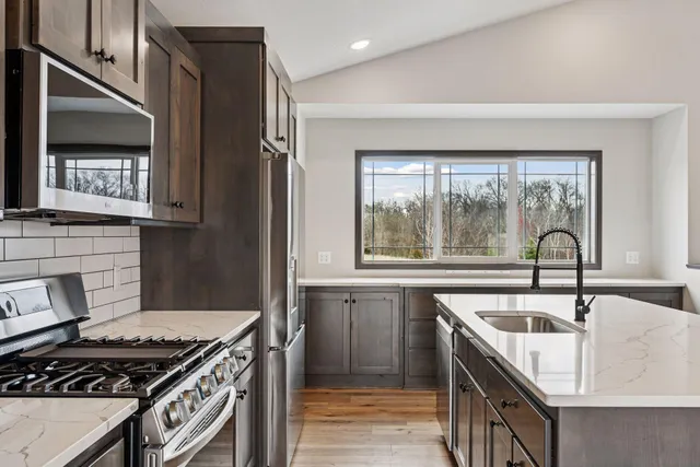 $550,000 | 21477 Cottonwood Street Northwest, Oak Grove, MN 55011