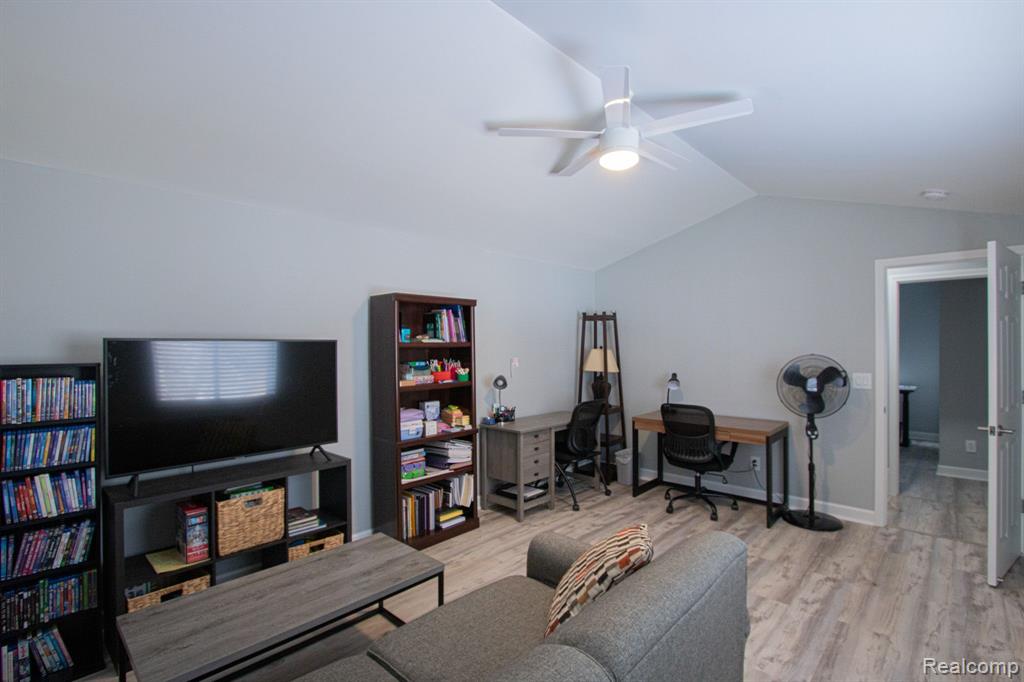46543 Dequindre Road Rochester Hills, MI 48307 - Photo 15 of 31