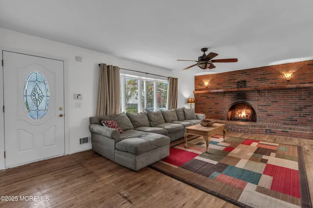 $549,000 | 809 Grinnell Avenue, Toms River, NJ 08757