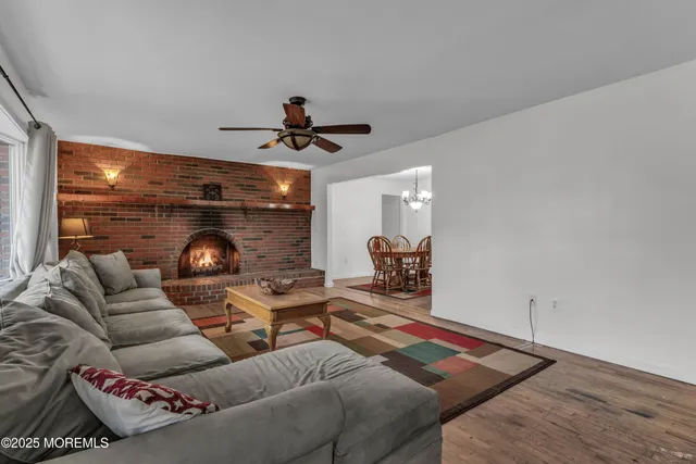 $549,000 | 809 Grinnell Avenue, Toms River, NJ 08757