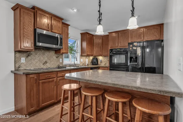 $549,000 | 809 Grinnell Avenue, Toms River, NJ 08757