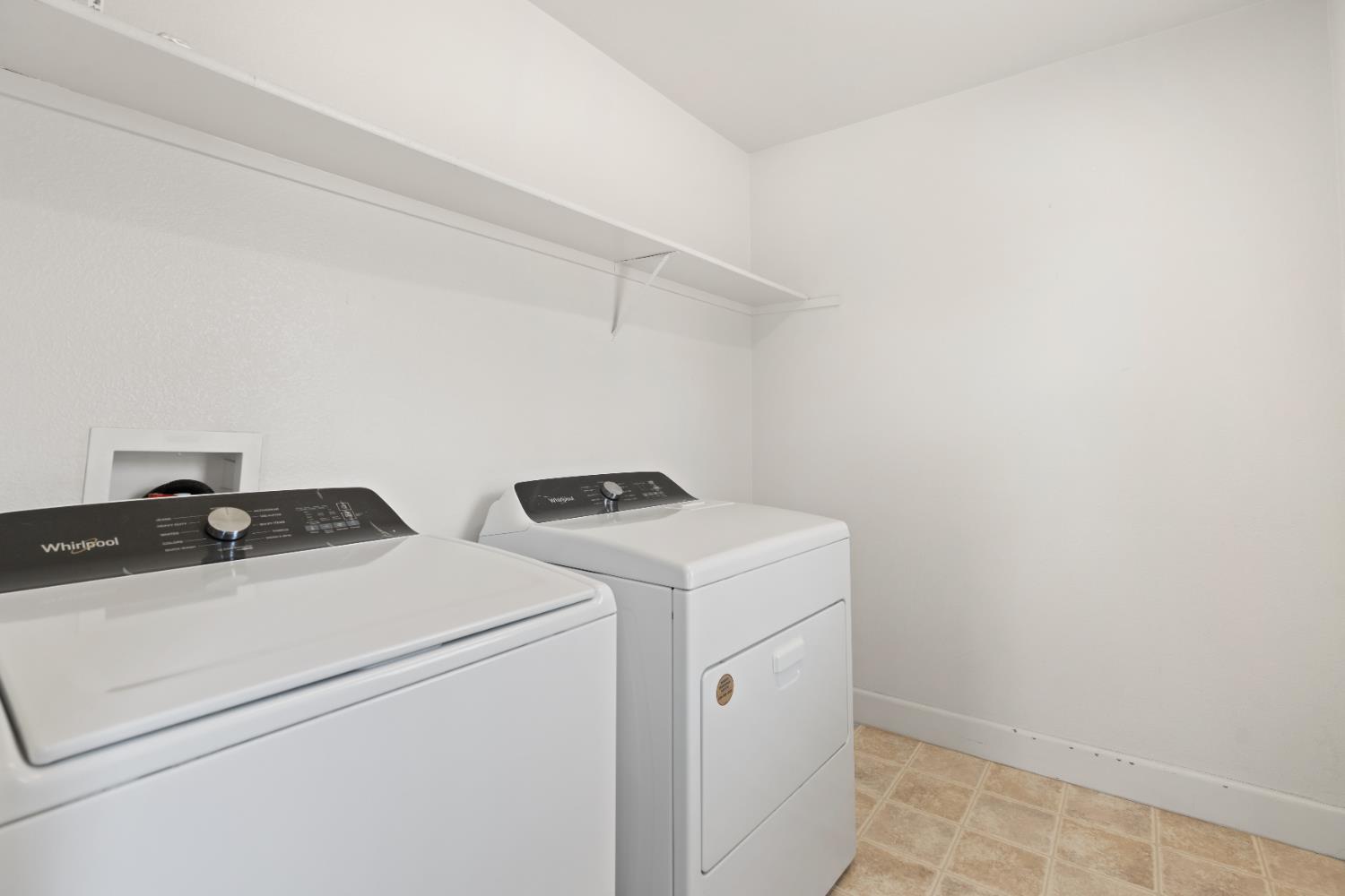 2620 Farmers Central Road Woodland, CA 95776 - Photo 26 of 32 a utility room with dryer and washer