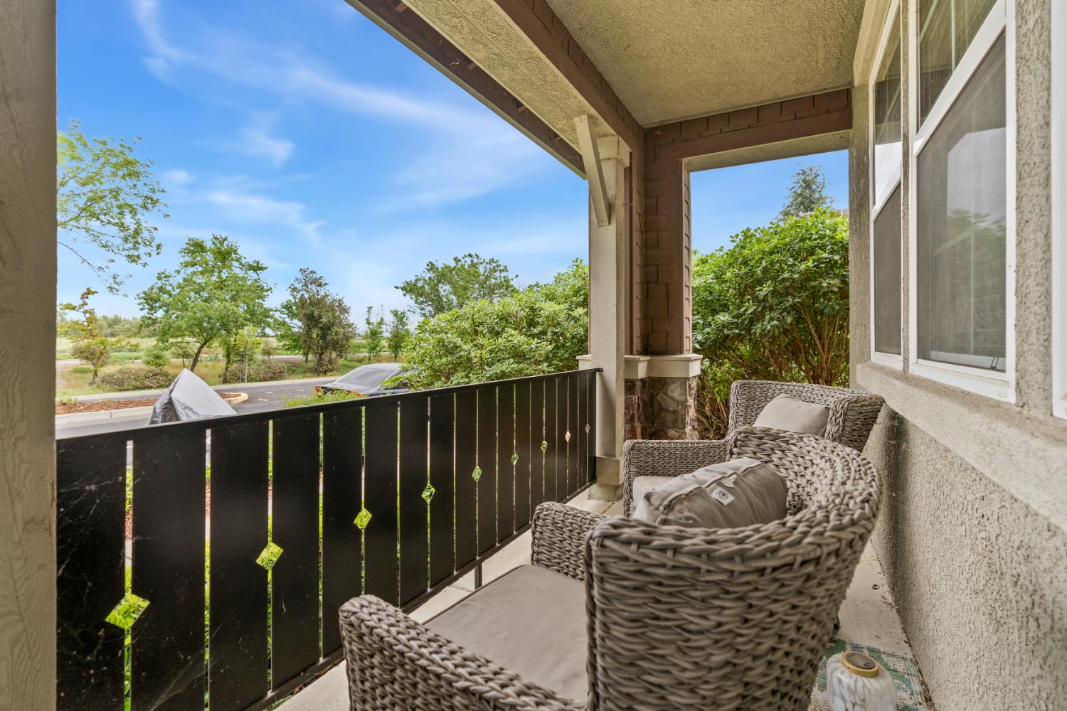 2620 Farmers Central Road Woodland, CA 95776 - Photo 4 of 32 a view of balcony with furniture