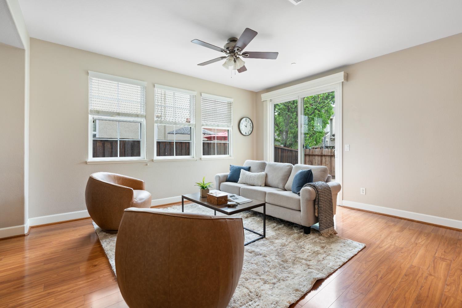 2620 Farmers Central Road Woodland, CA 95776 - Photo 9 of 32 a living room with furniture and a window
