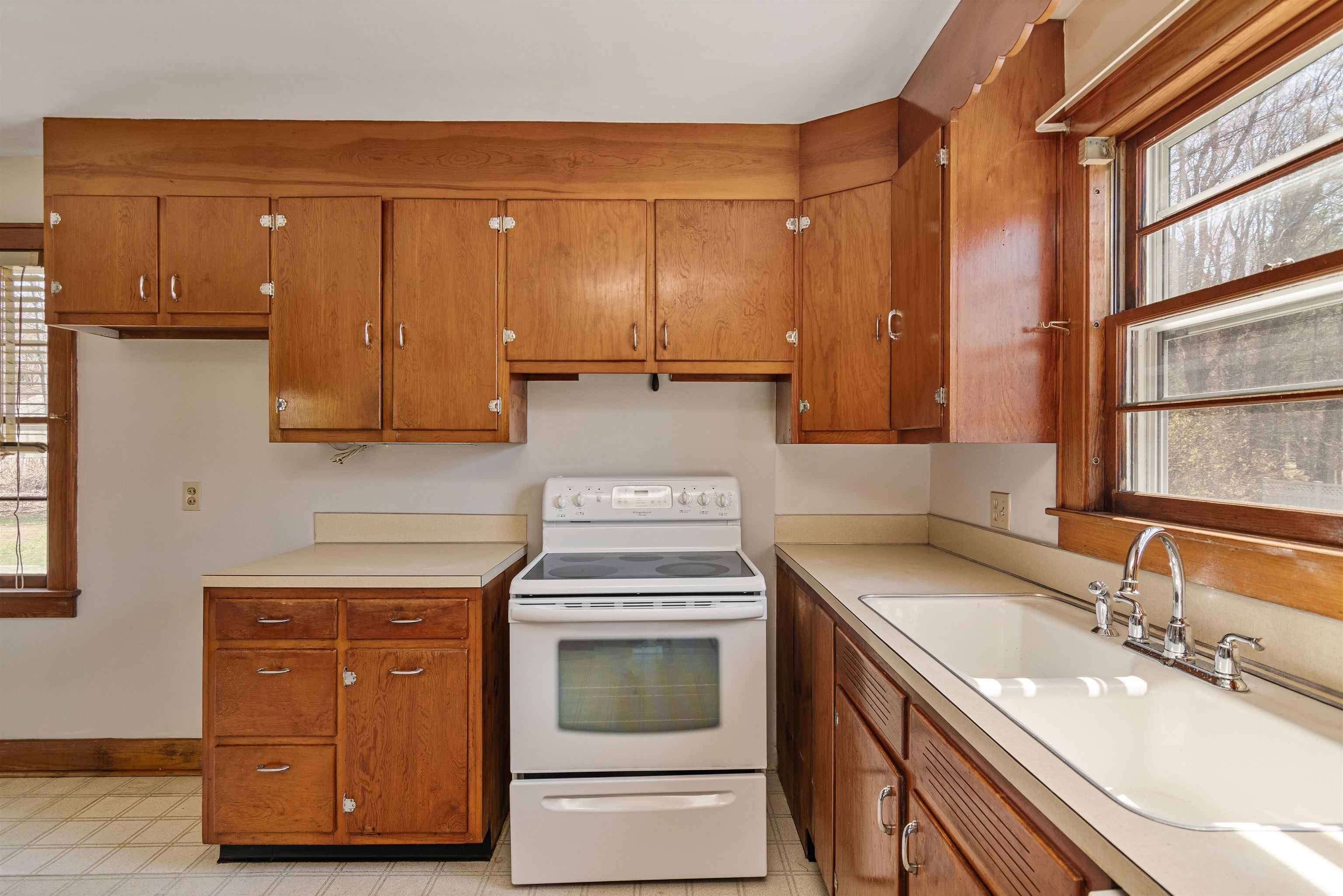 857 South Brownell Road Williston, VT 05495 - Photo 3 of 43