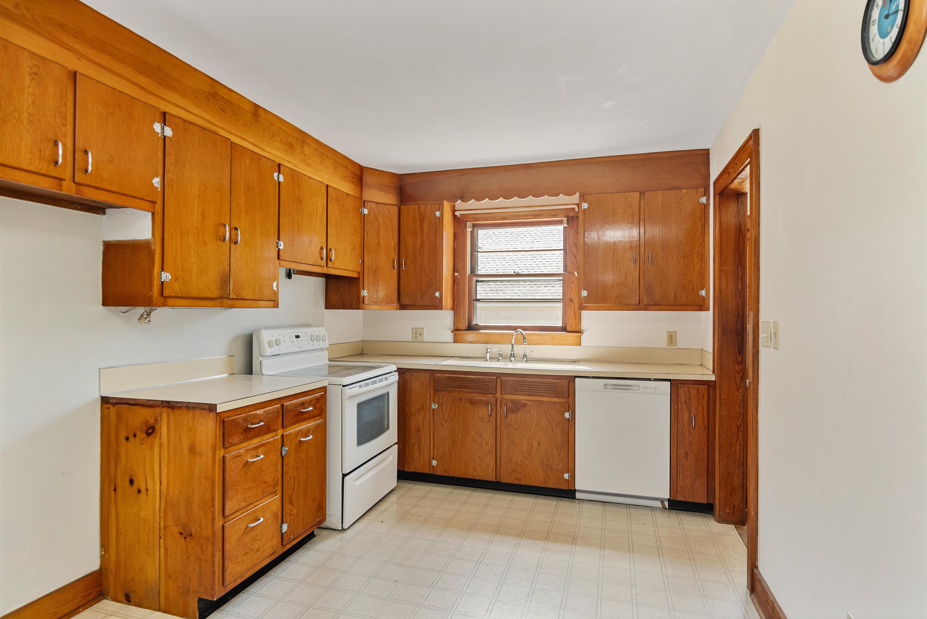 857 South Brownell Road Williston, VT 05495 - Photo 8 of 43