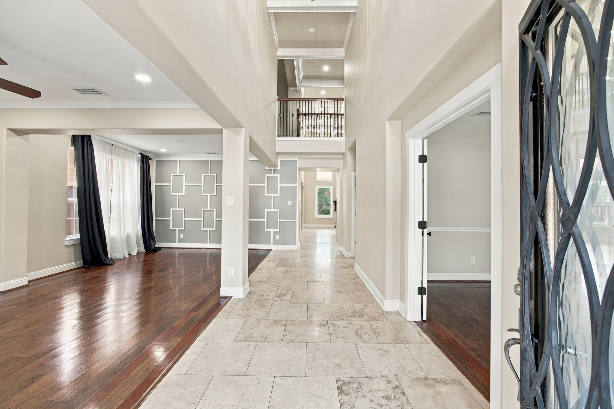6714 Russelfield Lane Houston, TX 77049 - Photo 5 of 49 Gallery Image 5