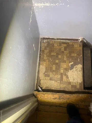 $695,000 | 2713 Eastchester Road | Pelham Gardens