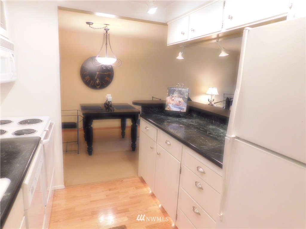 500 Elm Way, Unit 35 Edmonds, WA 98020 - Photo 5 of 21 Gallery Image 5