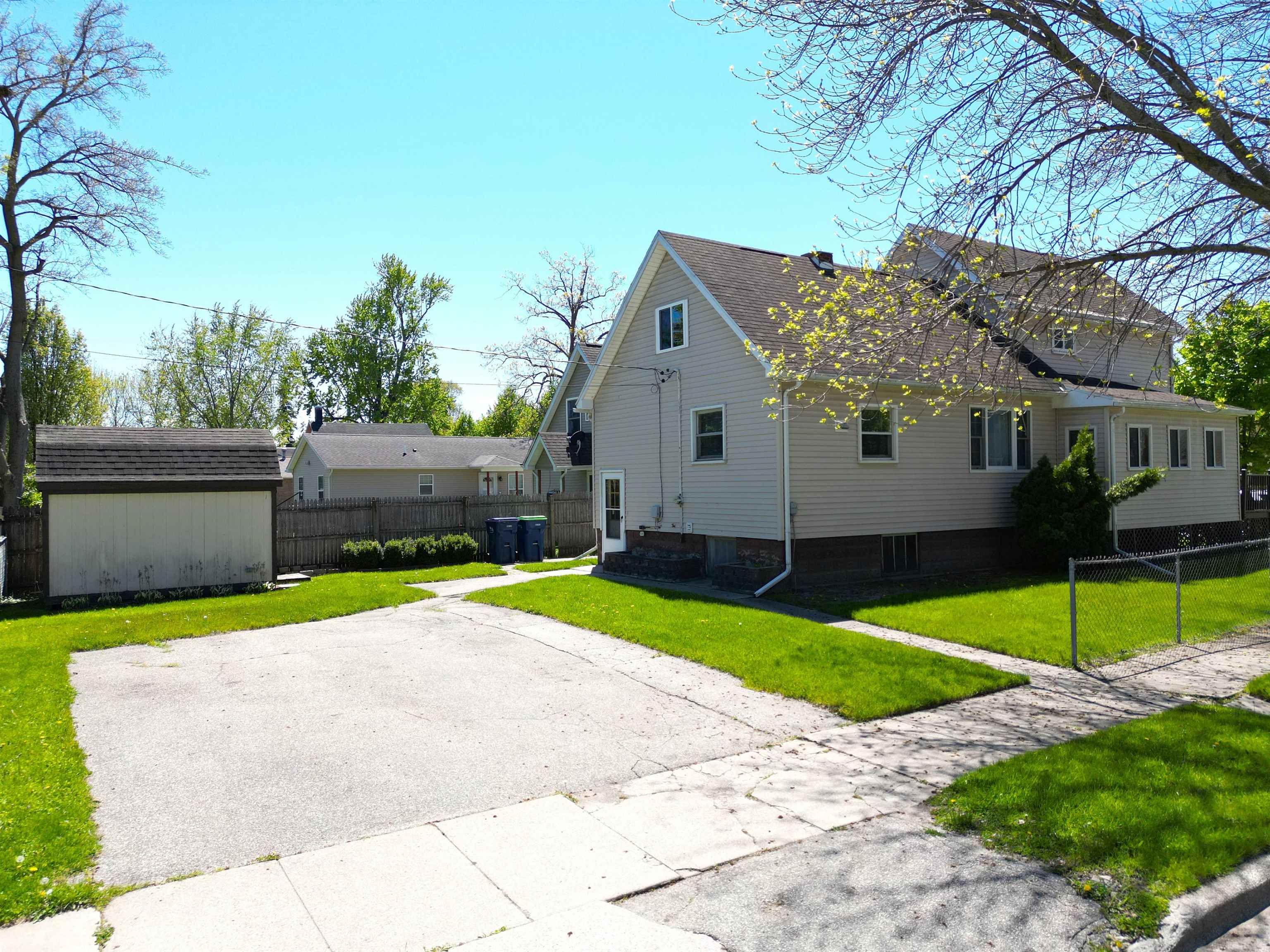 401 Stanton Street Bay City, MI 48708 - Photo 5 of 23