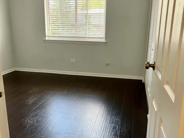 $1,850 | 9430 Bay Colony Drive, Unit 2N, Des Plaines, IL 60016