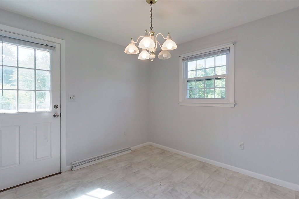 392 Acton Road Chelmsford, MA 01824 - Photo 5 of 27