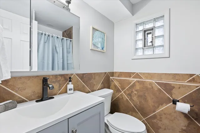 $3,800 | 33-w067 Bonnie Street, St. Charles, IL 60174