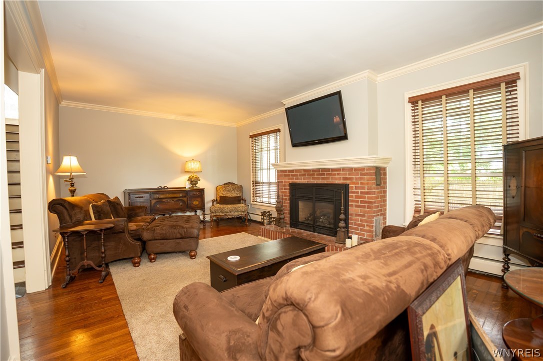 10775 Main Street Clarence, NY 14031 - Photo 20 of 50 living room